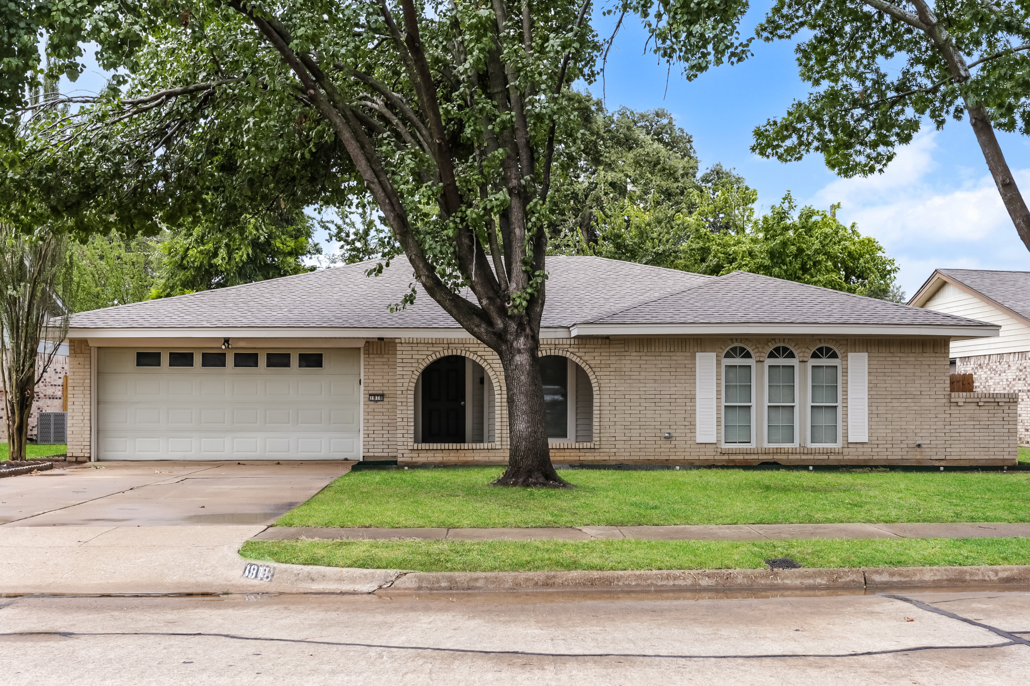 1818 Keathley Dr Irving, TX 75060